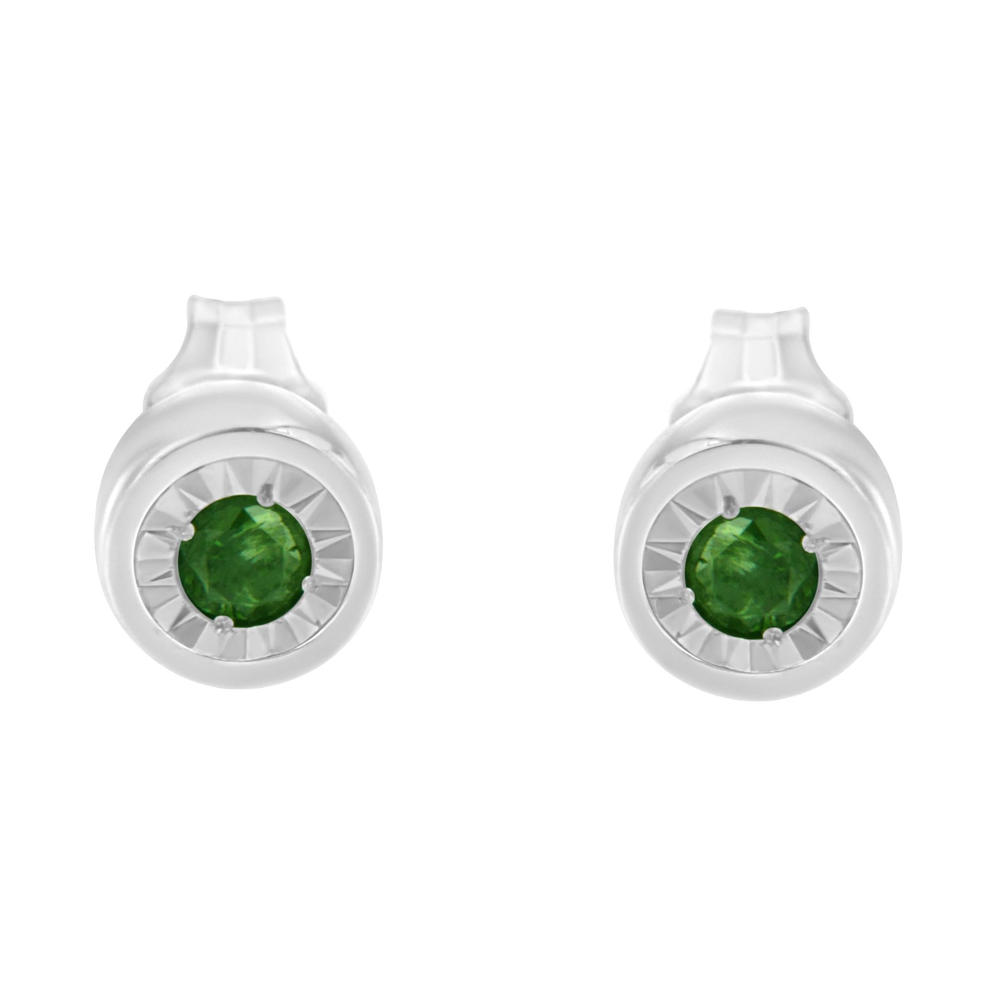 0.15 Cttw Round Brilliant-Cut Green Diamond Miracle-Set Stud Earrings (Fancy Color-Enhanced, I1-I2 Clarity) .925 Sterling Silver