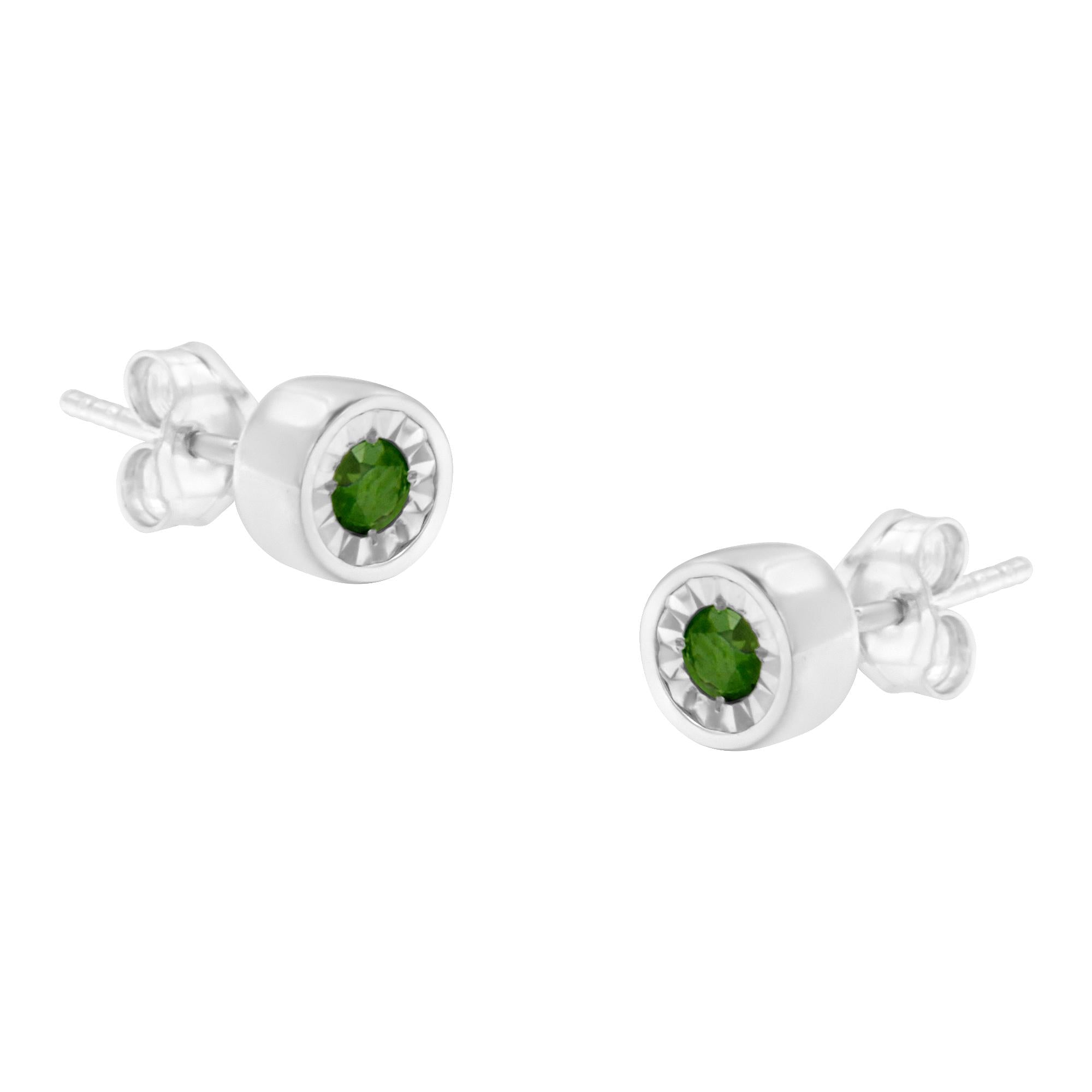 1/5 Cttw Round Brilliant-Cut Green Diamond Miracle-Set Stud Earrings (Fancy Color-Enhanced, I1-I2 Clarity) .925 Sterling Silver
