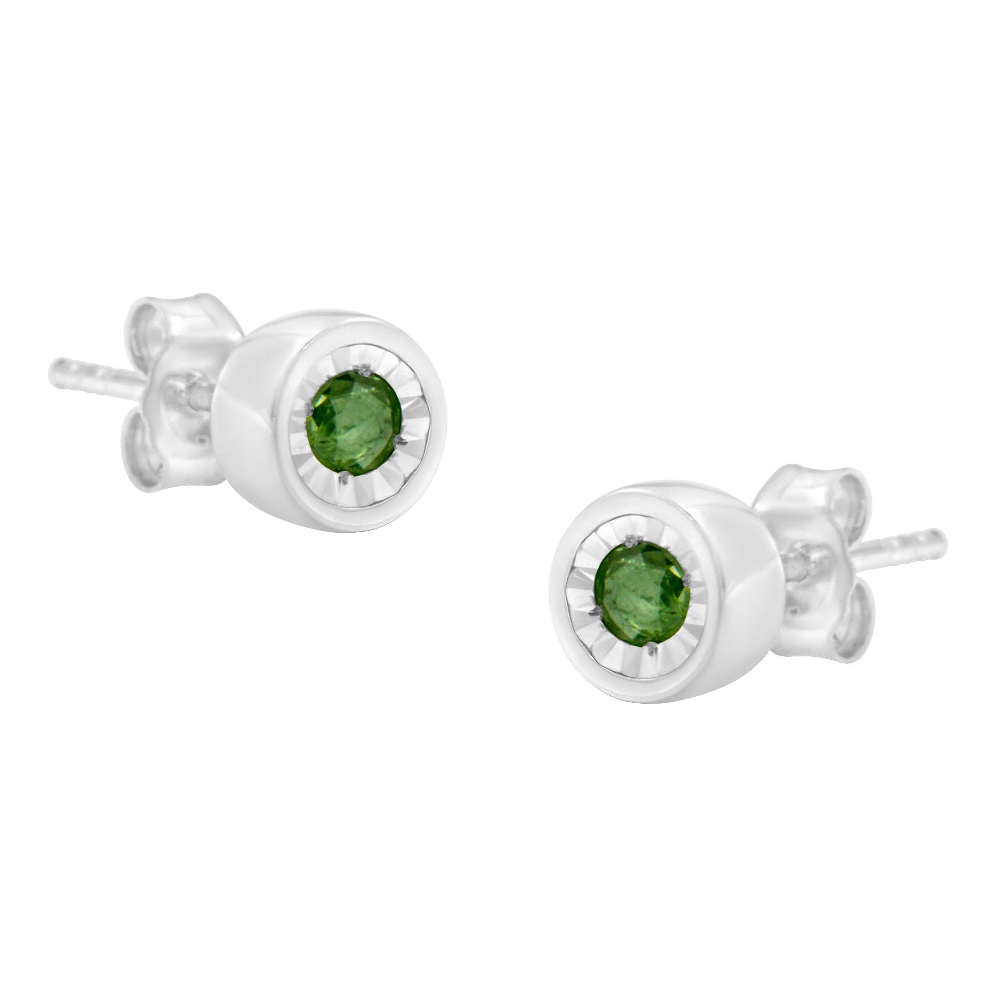 0.15 Cttw Round Brilliant-Cut Green Diamond Miracle-Set Stud Earrings (Fancy Color-Enhanced, I1-I2 Clarity) .925 Sterling Silver