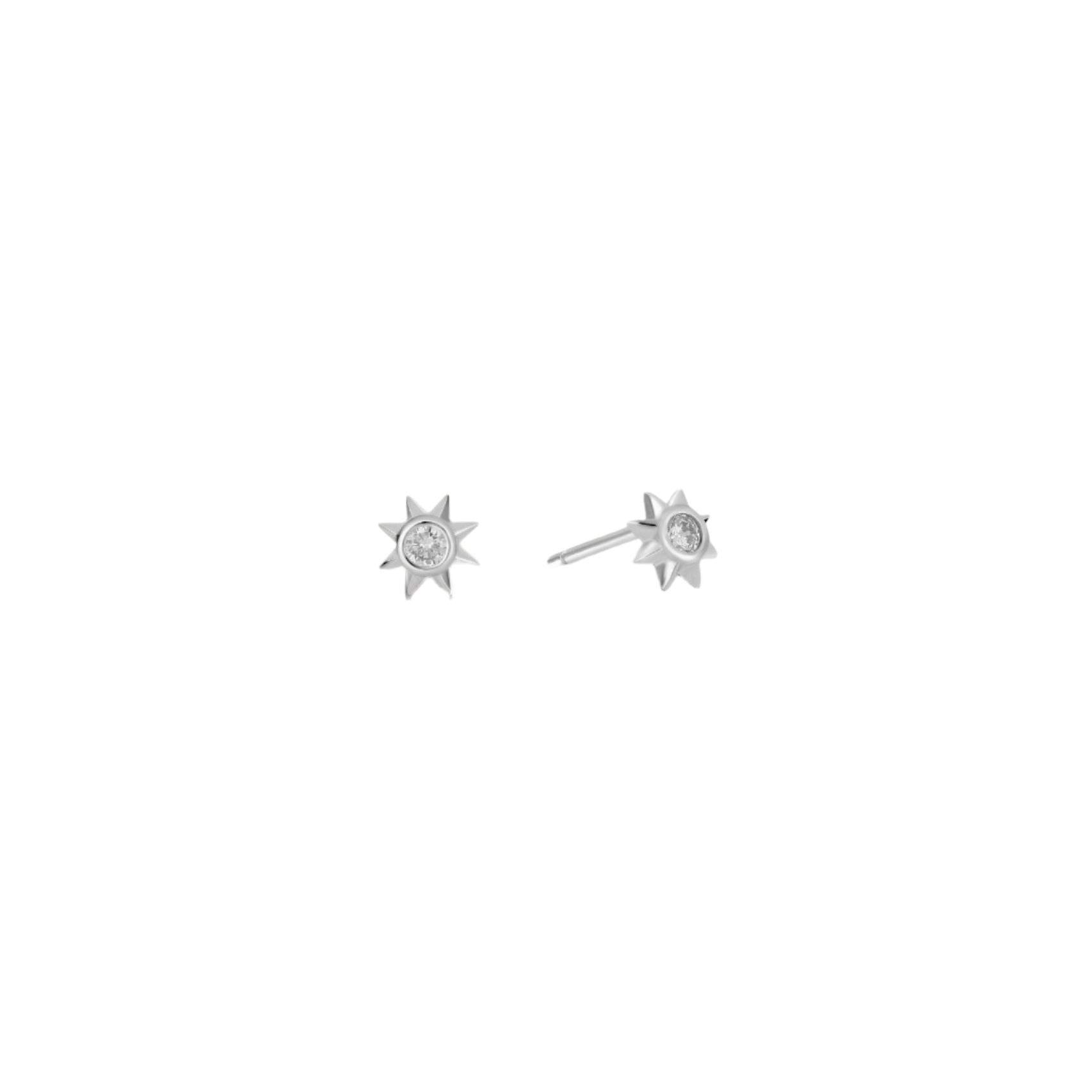 Pendientes de circonita cúbica con engaste de estrella - Chapado en oro de 18 quilates / Plata de ley 925