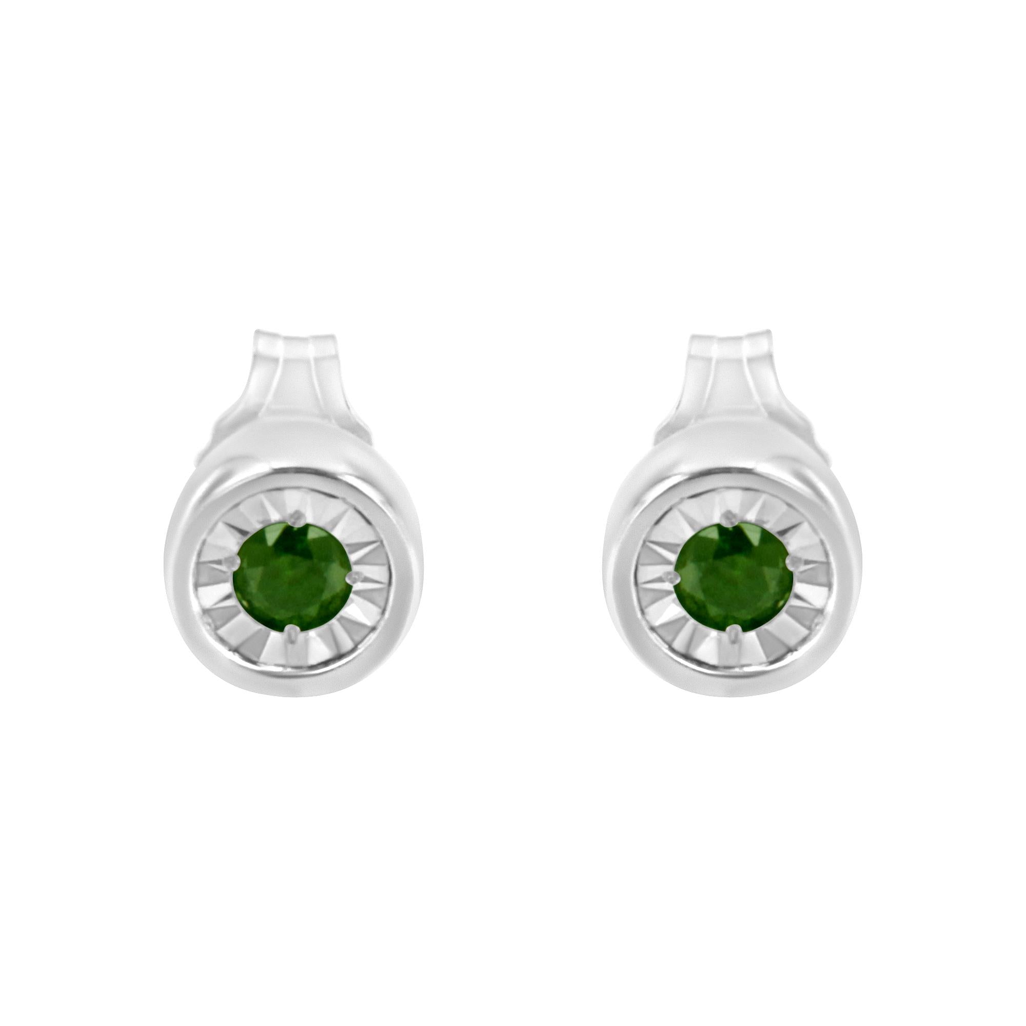 1/5 Cttw Round Brilliant-Cut Green Diamond Miracle-Set Stud Earrings (Fancy Color-Enhanced, I1-I2 Clarity) .925 Sterling Silver