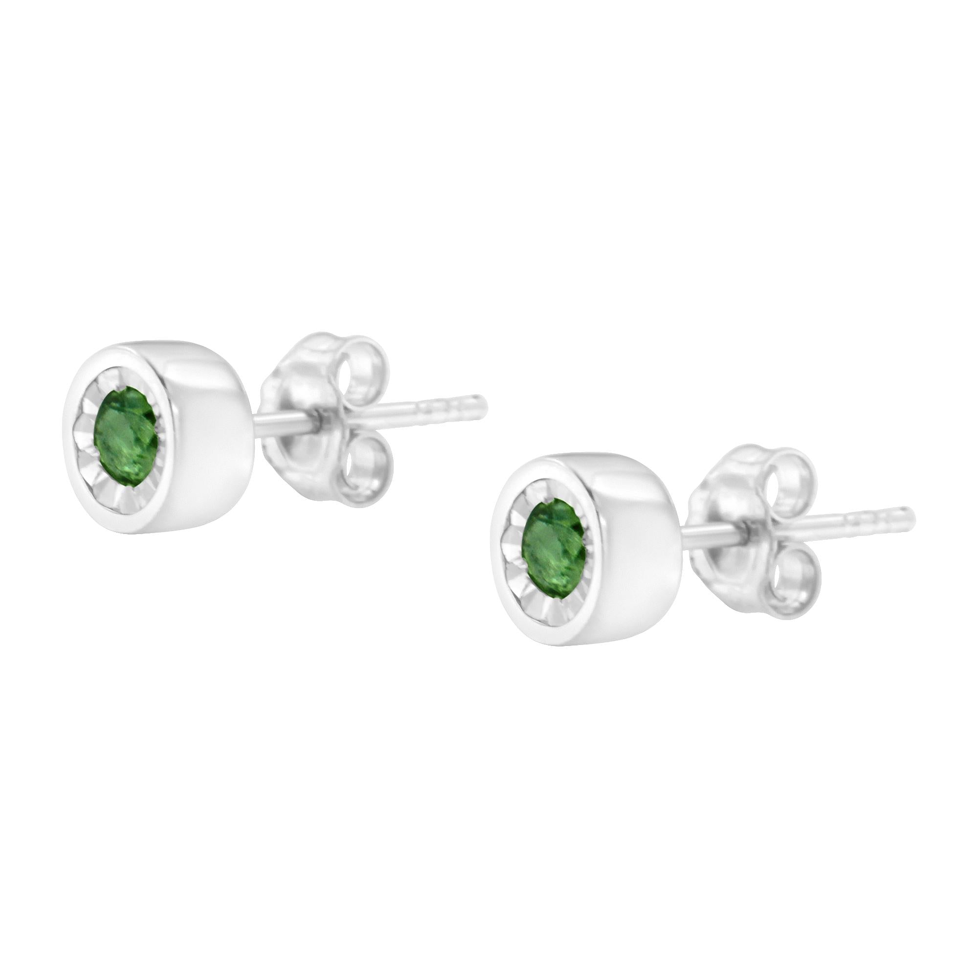 0.15 Cttw Round Brilliant-Cut Green Diamond Miracle-Set Stud Earrings (Fancy Color-Enhanced, I1-I2 Clarity) .925 Sterling Silver